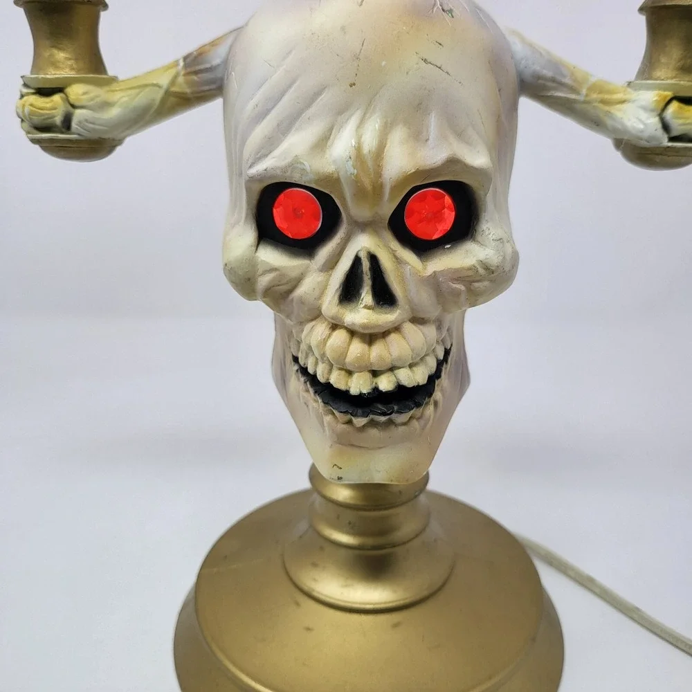 Vintage 1994 Trendmasters Halloween Skull Candelabra Flickering Lights 15.5